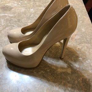 Kelsi Dagger Nude Pumps